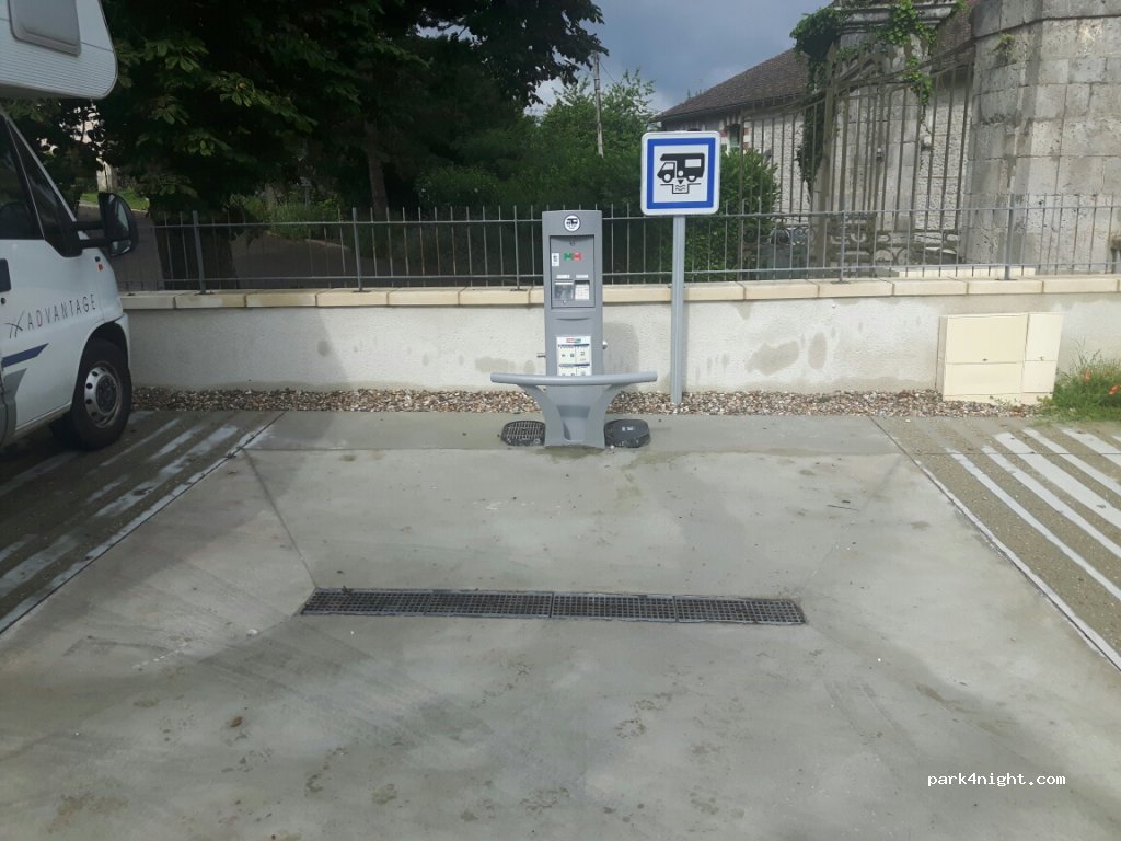 (47320) Clairac - 1 Place du Fort — foto 3