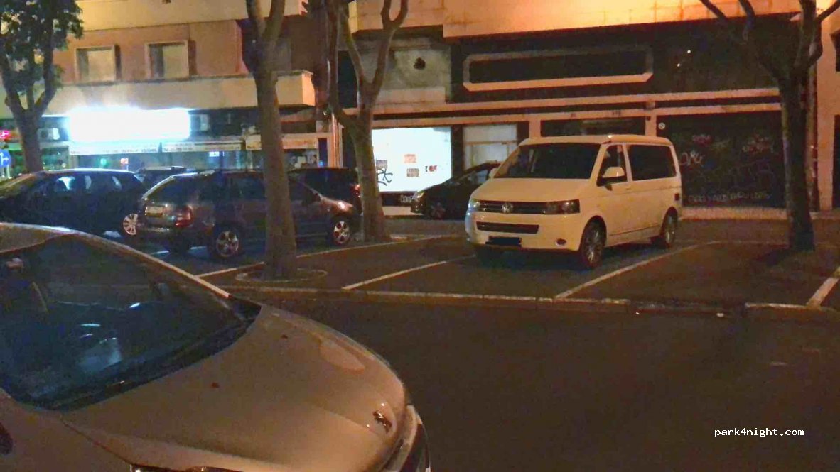 (1000) Lisboa - 56A Avenida Defensores de Chaves — foto
