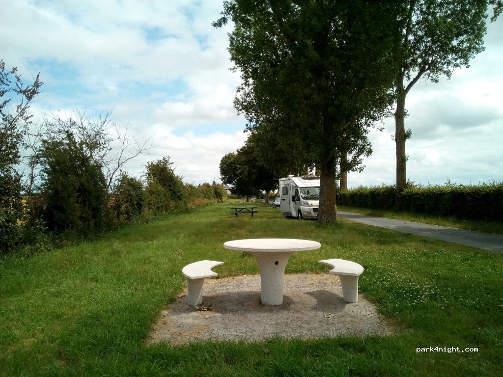 (14940) Sannerville - D675 — foto