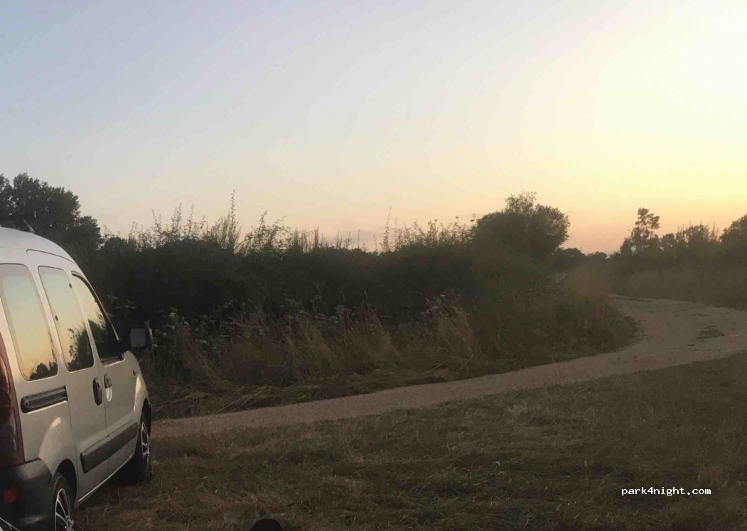 (18100) Vierzon - Chemin de Saint-Août — foto 4