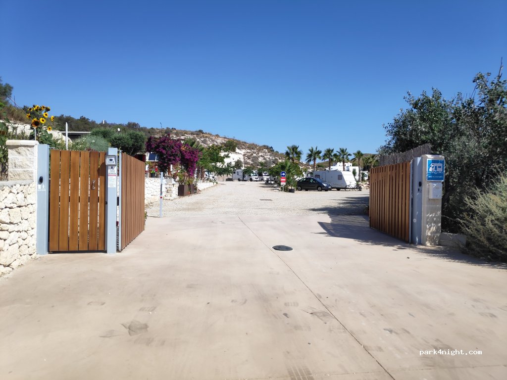AGUA-AMARGA CAMPER PARK — foto