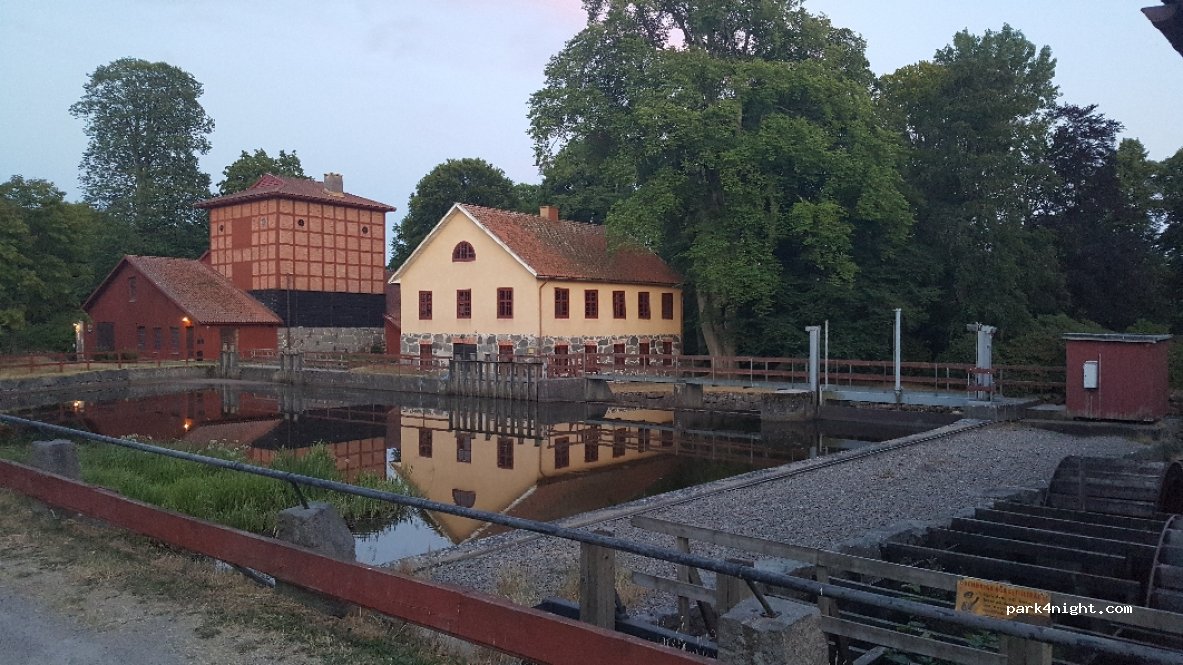 (340 32)  - 1 Huseby Förråd — foto 2