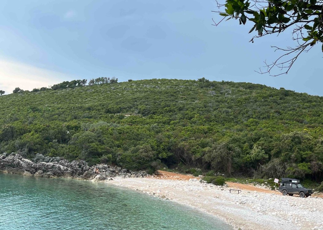 () Jala Beach, - Unnamed Road — foto 4