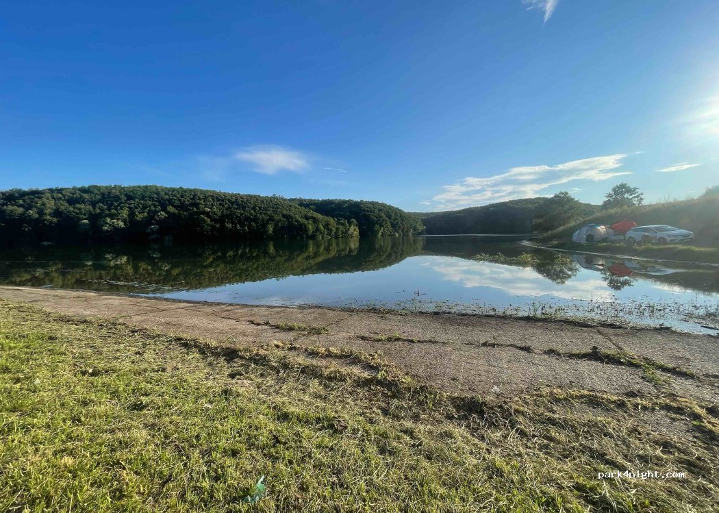 (31418) Borovik - Jezero Borovik — foto