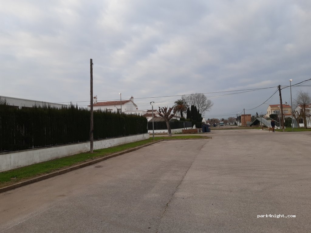 (17487) Empuriabrava - 61 Carrer Falconera — foto