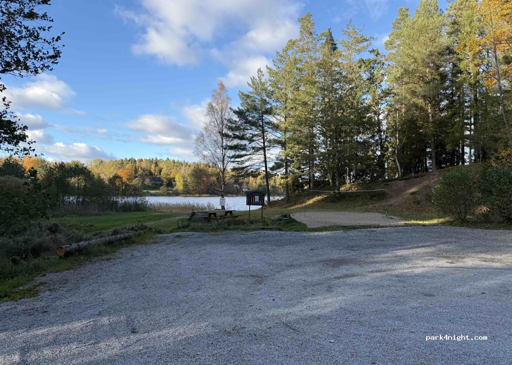 (141 91) Huddinge - 4 Kristallvägen — foto