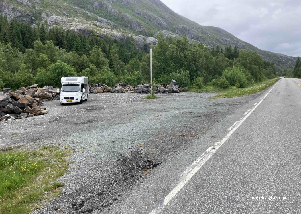 (8016)  - Unnamed Road — foto