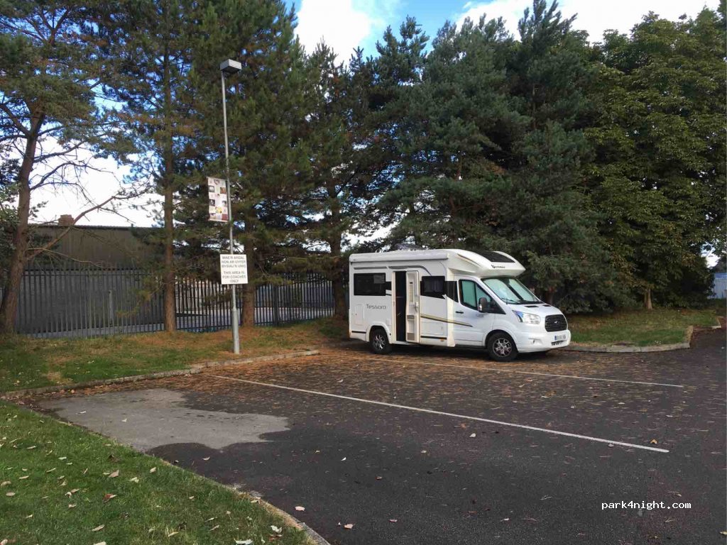 (LL15 1BB) Ruthin - Lon Parcwr — foto