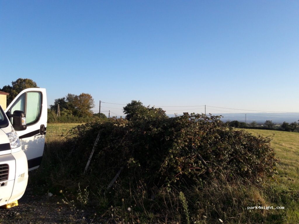 (42590) Neulise - Les Pins — foto 2