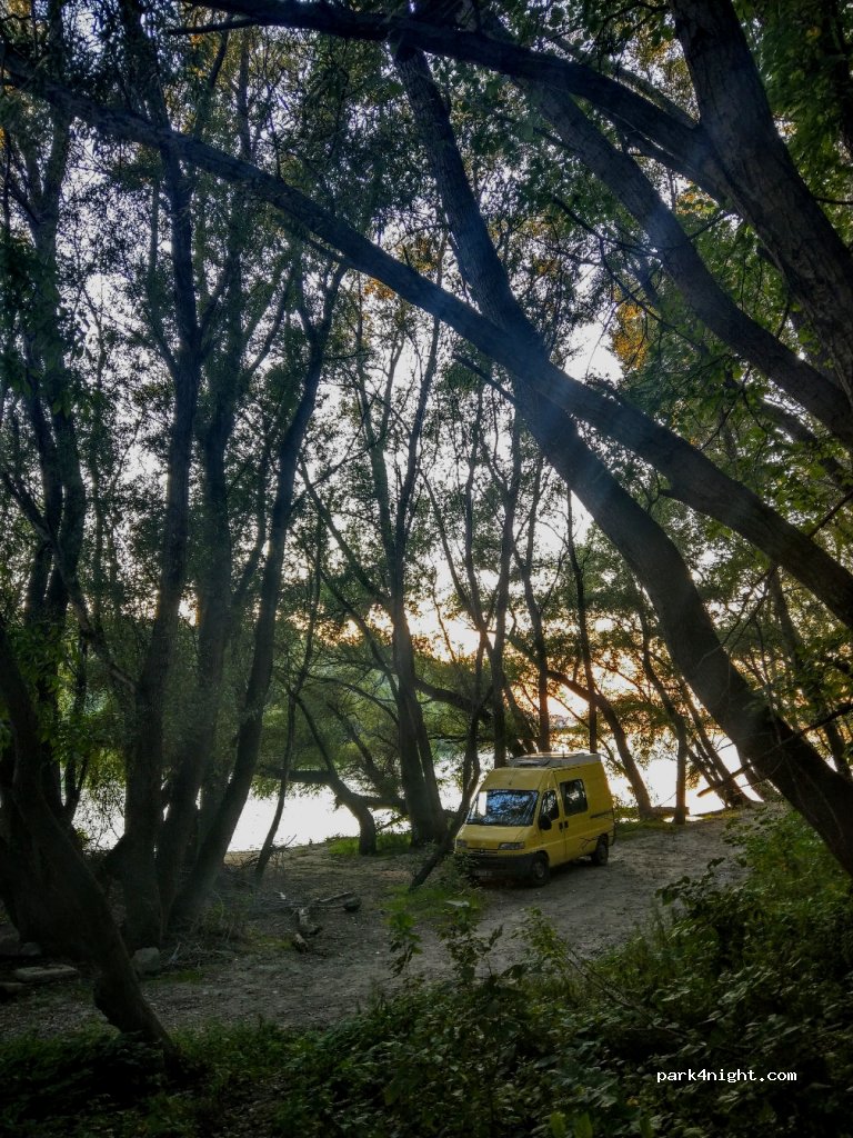 (2534) Tát - 9 Fő út — foto 2