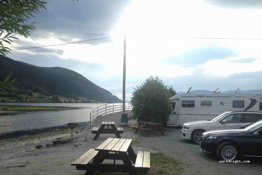(6770)  - Sjøgata — foto
