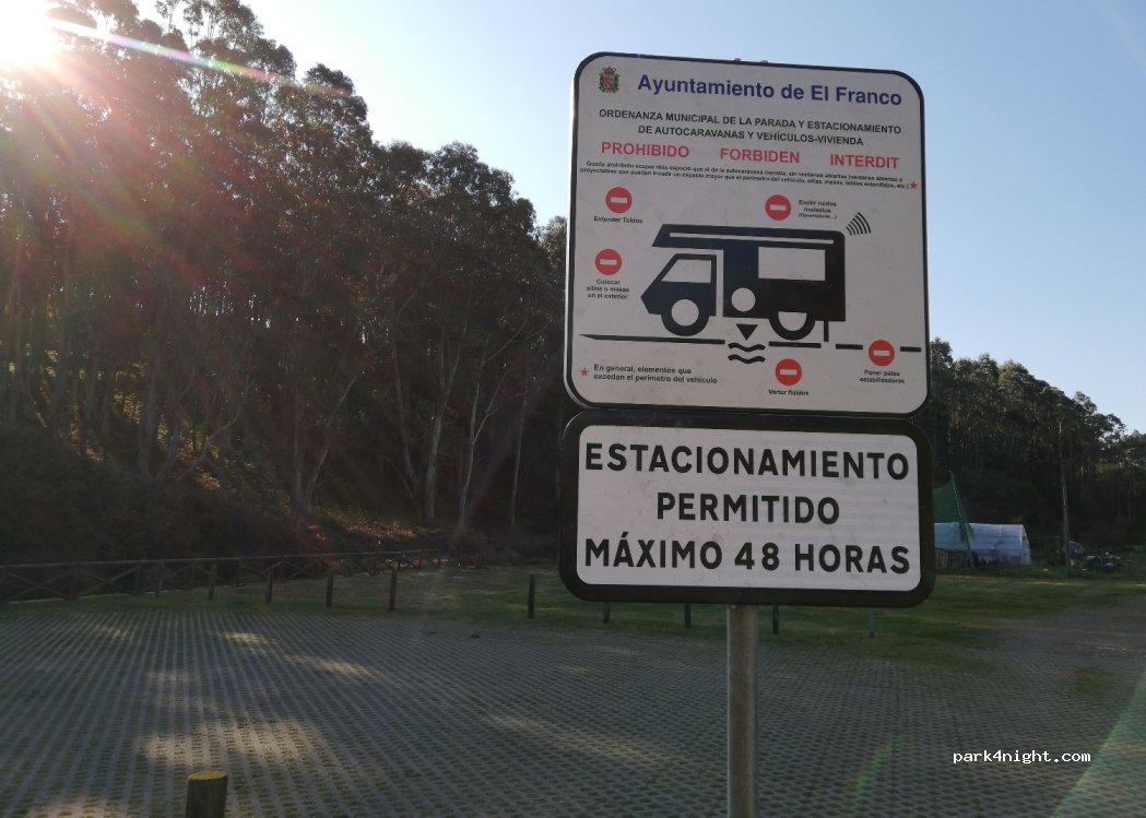 (33746) El Franco - Unnamed Road — foto