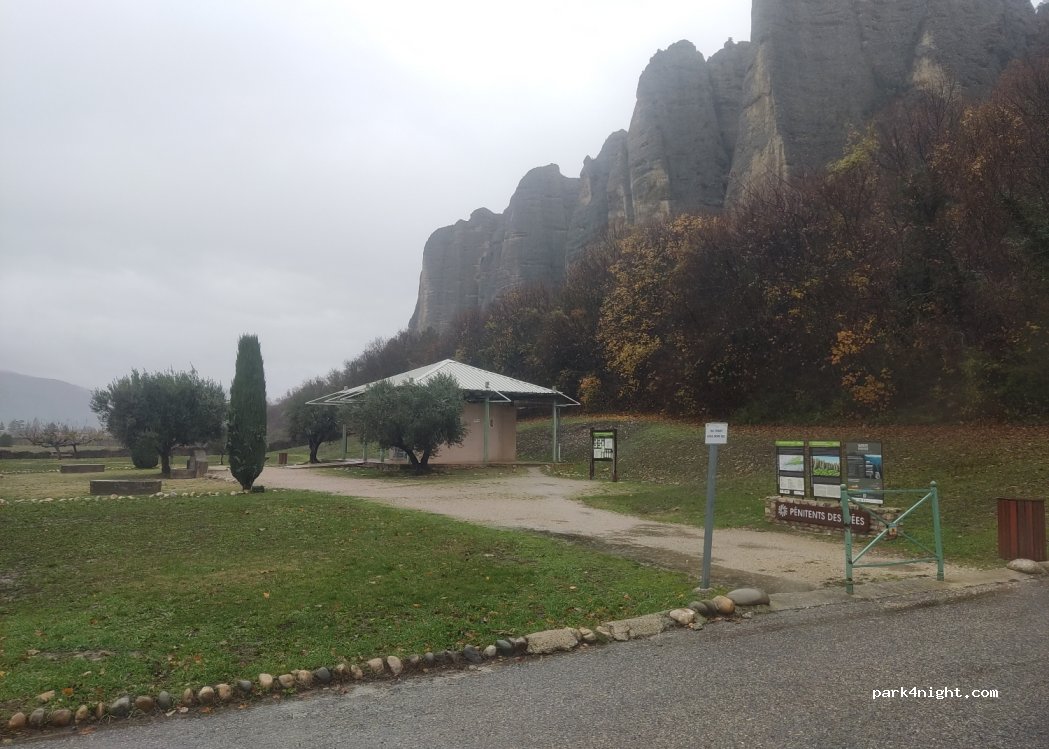 (04190) Les Mées - La Coste — foto
