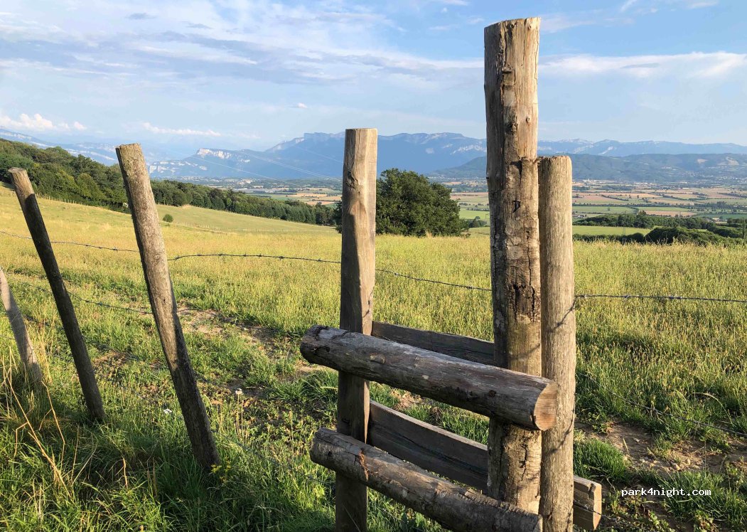 (38690) Colombe - Chemin du Crêt — foto 3