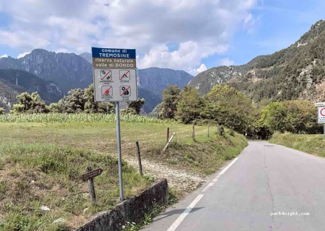 (25010) Tremosine - Unnamed Road — foto 4