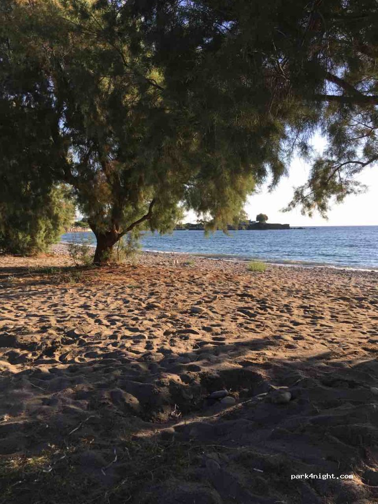 (230 70) Monemvasia - Unnamed Road — foto