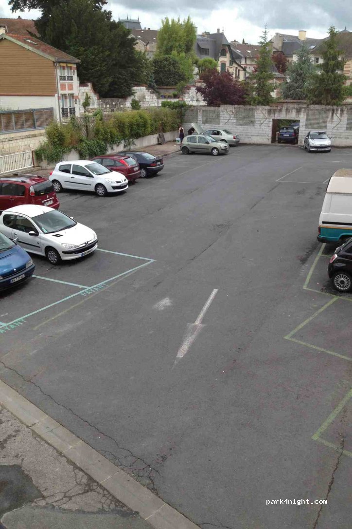 (51000) Châlons-en-Champagne - 2-6 Ruelle du Canal — foto
