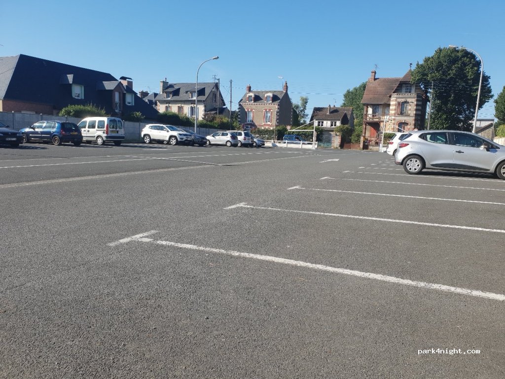 (14150) Ouistreham - 100 Avenue Général Leclerc — foto