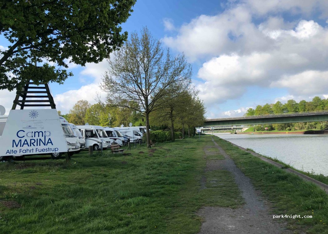 Stellplatz am Yachthafen Fuestrup — foto