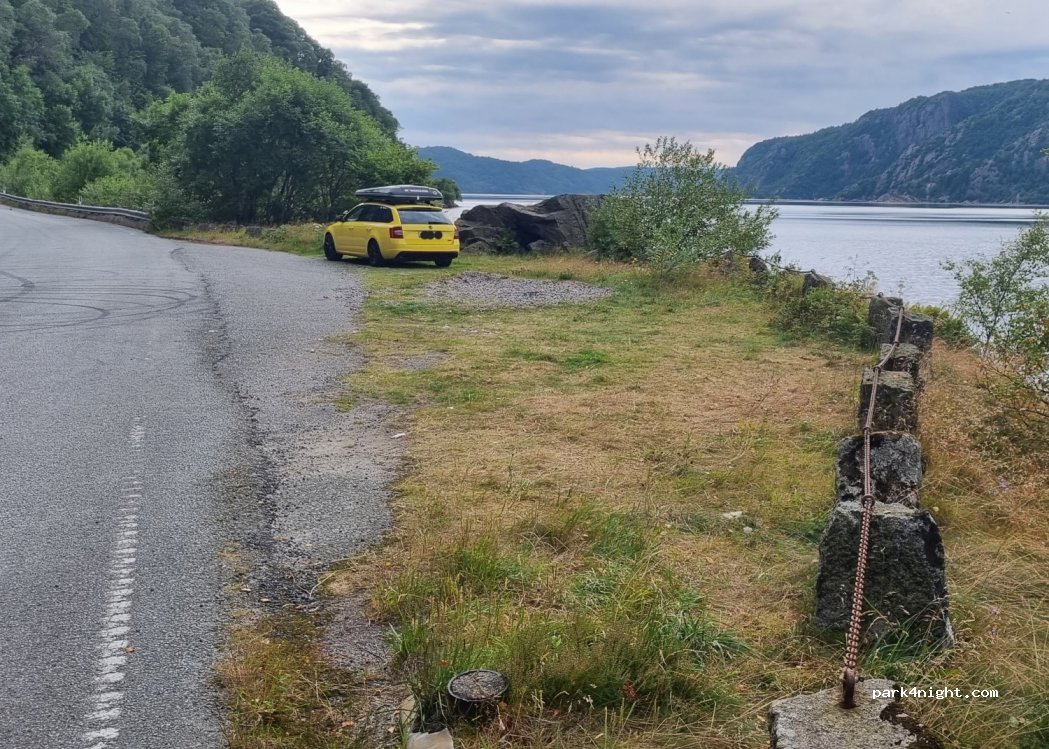 (4580) Lyngdal - Bukkesteinstunnelen — foto 2