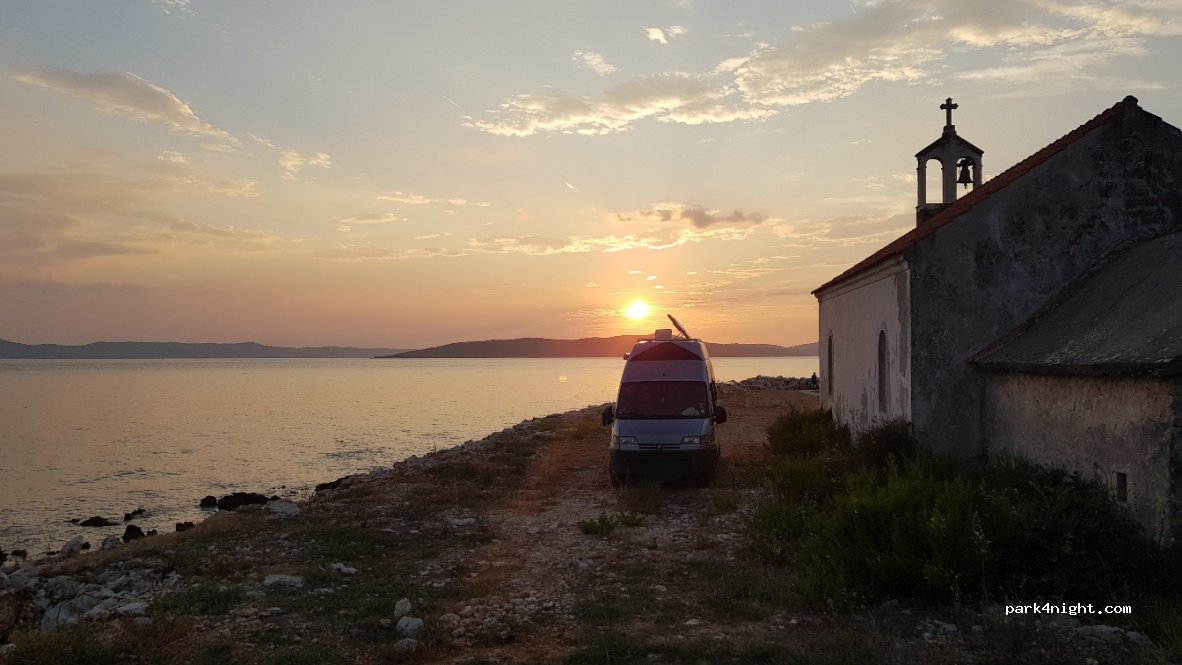 (23275) Ugljan - 33 Svetog Kuzme i Damjana — foto