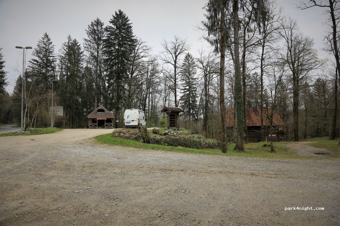 (1303) Zagradec - 44 216 — foto