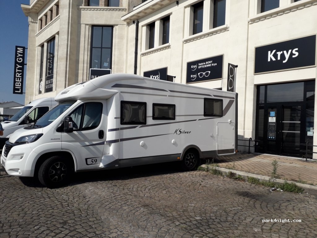 (33300) Bordeaux - 155 Cours Saint-Louis — foto