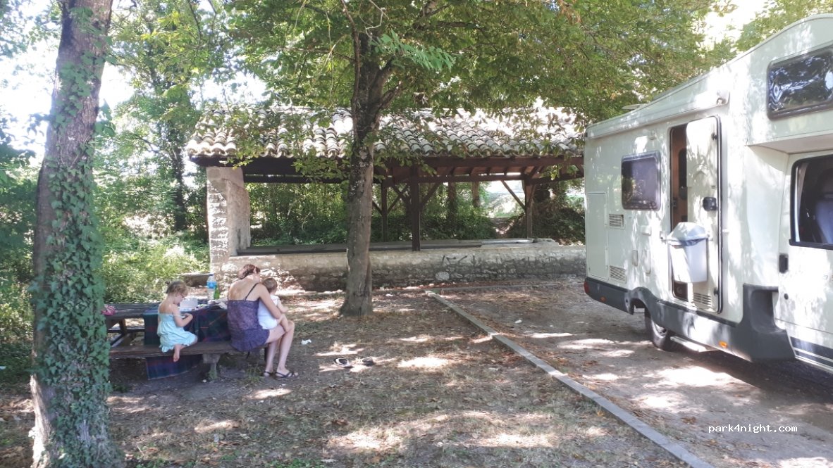 (46090) Villesèque - D653 — foto