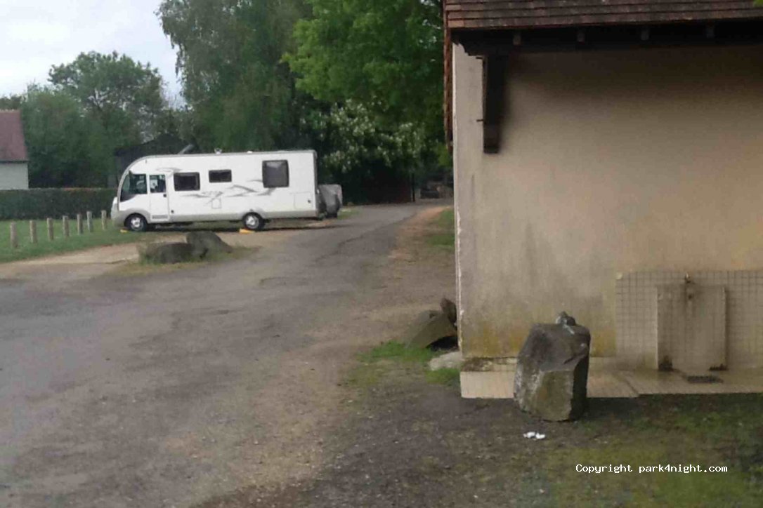 (72550) Coulans-sur-Gée - La Devaisière — foto