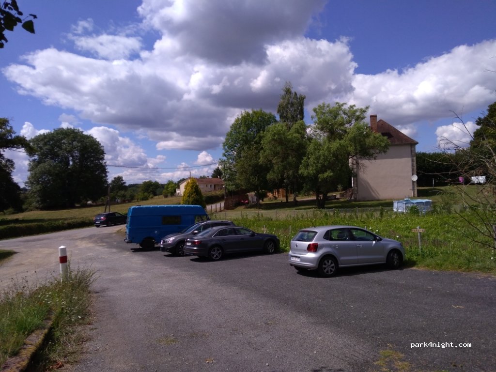 (87260) Saint-Genest-sur-Roselle - Les Gannes — foto