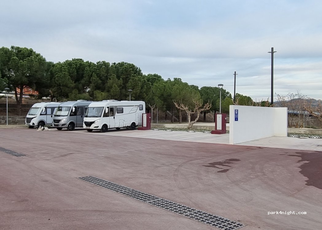 Área de autocaravanas de Ascó — foto