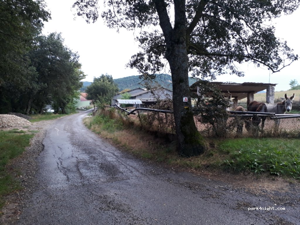 (04510) Mallemoisson - Rue Roux — foto 3