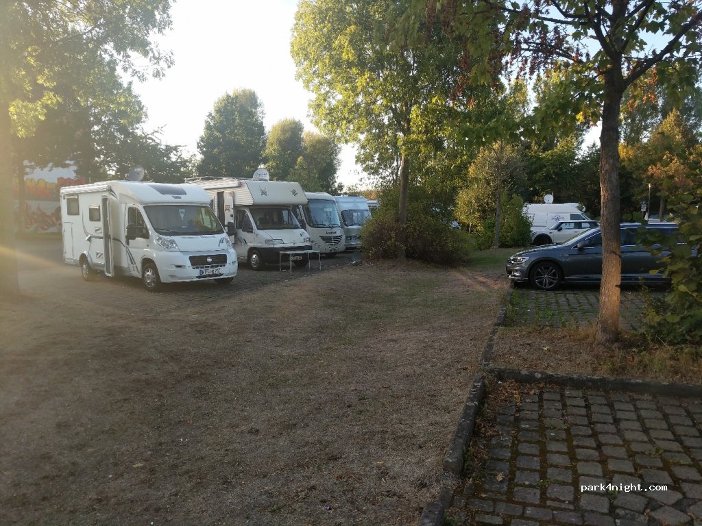 Parkplatz und Wohnmobilstellplatz Fulda — foto