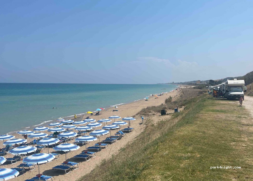 Area sosta camper Villaggio La Torre — foto 3