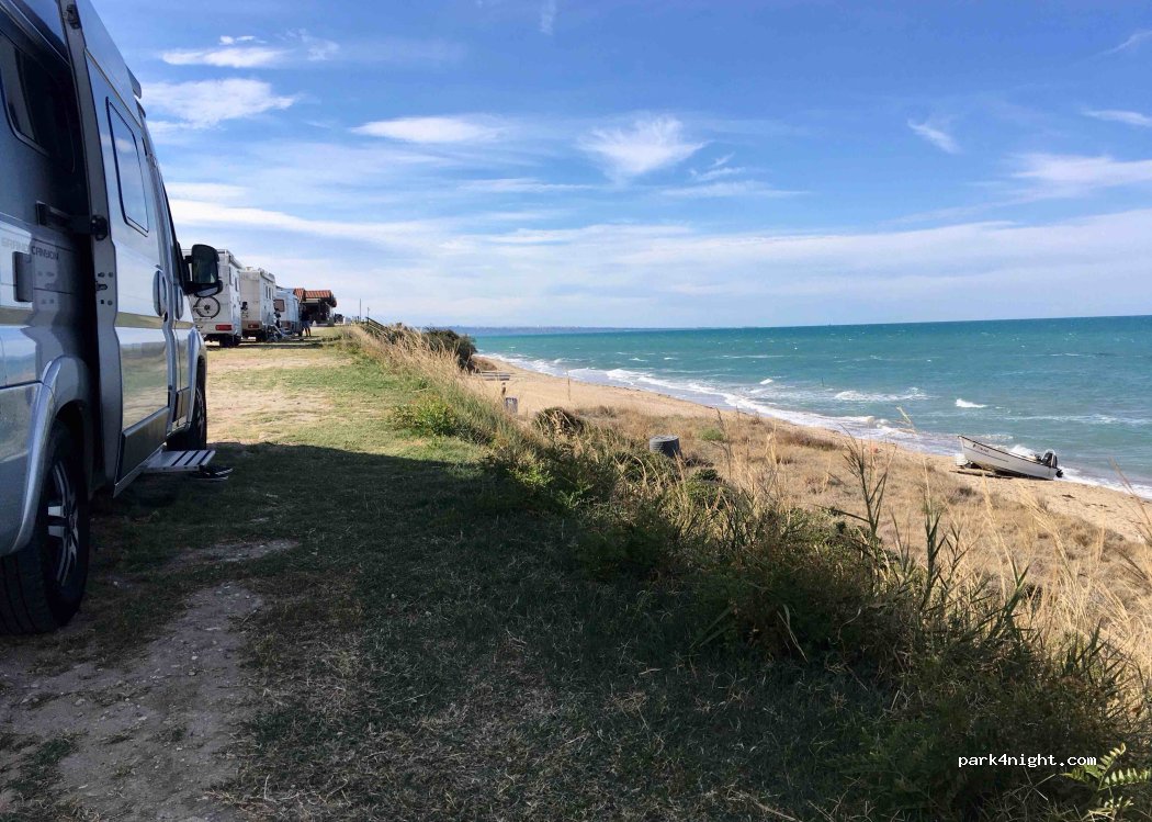 Area sosta camper Villaggio La Torre — foto 4