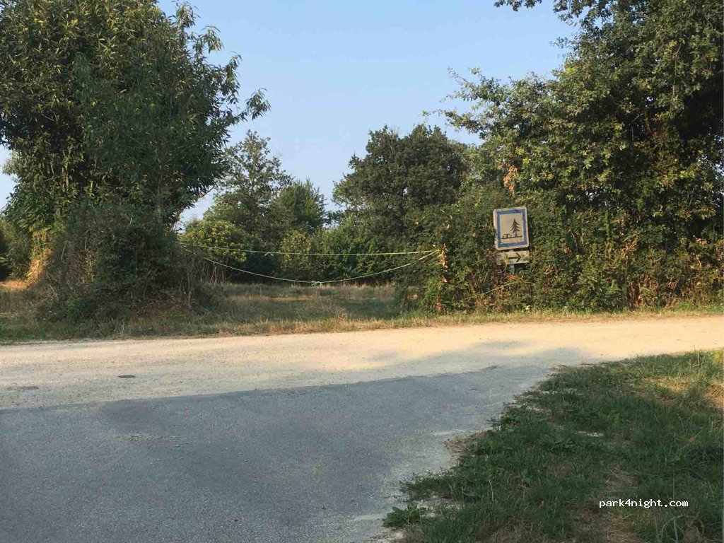 (85390) Mouilleron-en-Pareds - Le Bois du Rocher — foto