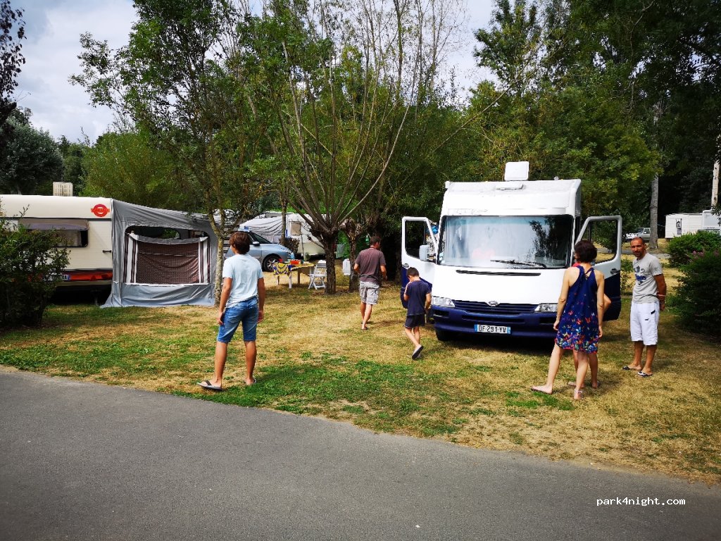 Camping Le Pont Rouge — foto