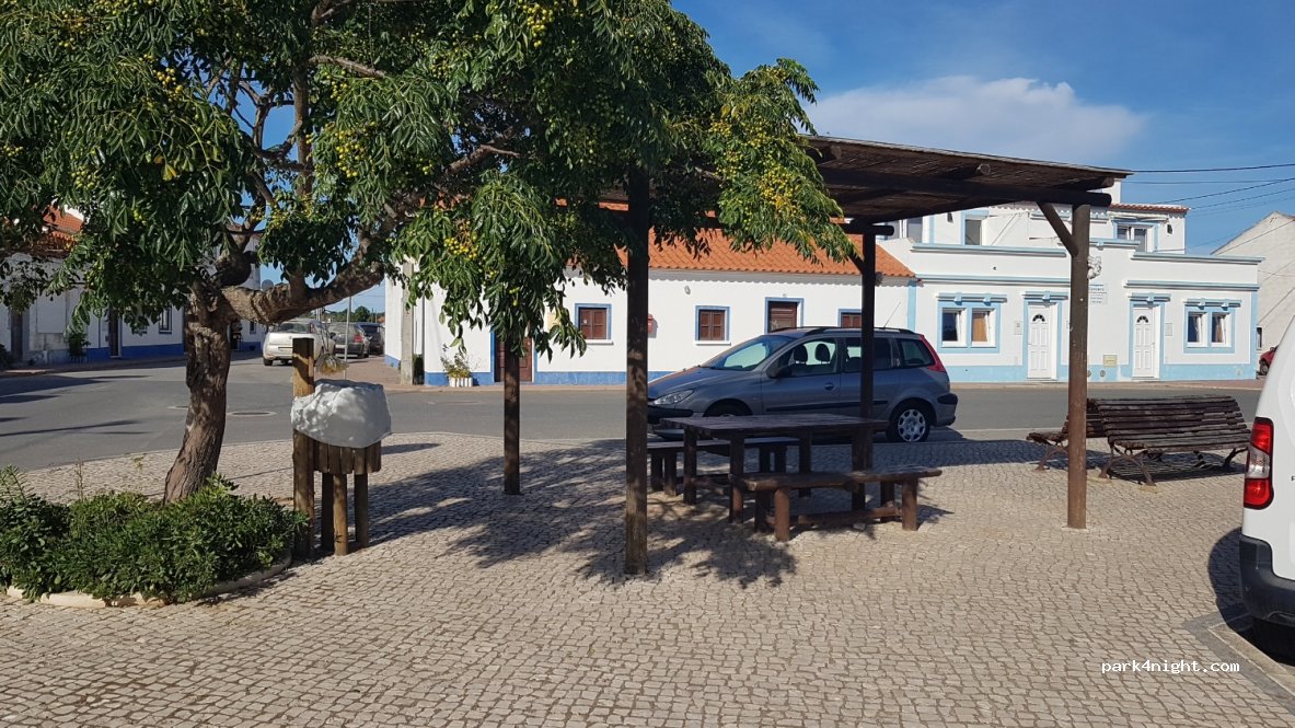 (7630) Odemira - 3 Rua Do Comercio — foto 2