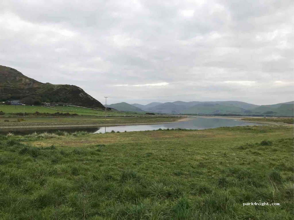 (LL36) Tywyn - Unnamed Road — foto
