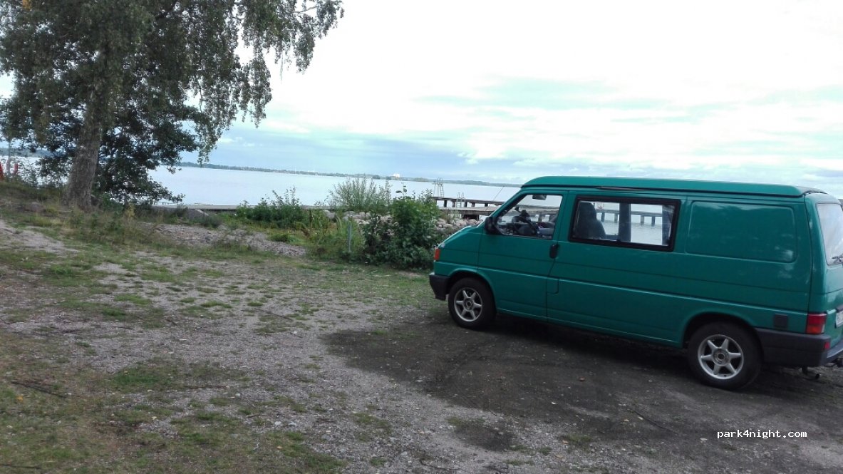 (736 92) Kungsör - 61 Skillingeuddsvägen — foto