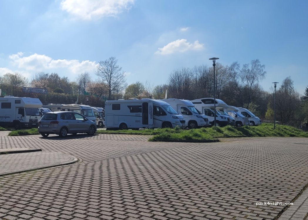 Wohnmobilhafen Idstein Wohnmobilstellplatz — foto 3